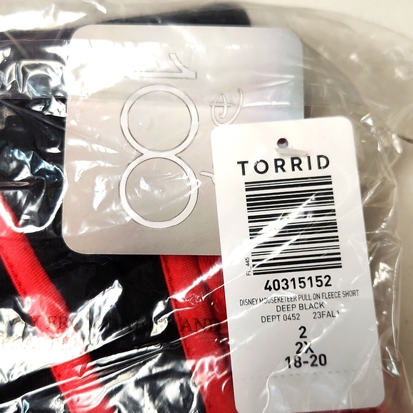 ❤️NWT VINTAGE TORRID SHORTS - DISNEY MOUSEKETEER - PULL ON FLEECE - PLUS SIZE - Picture 6 of 15